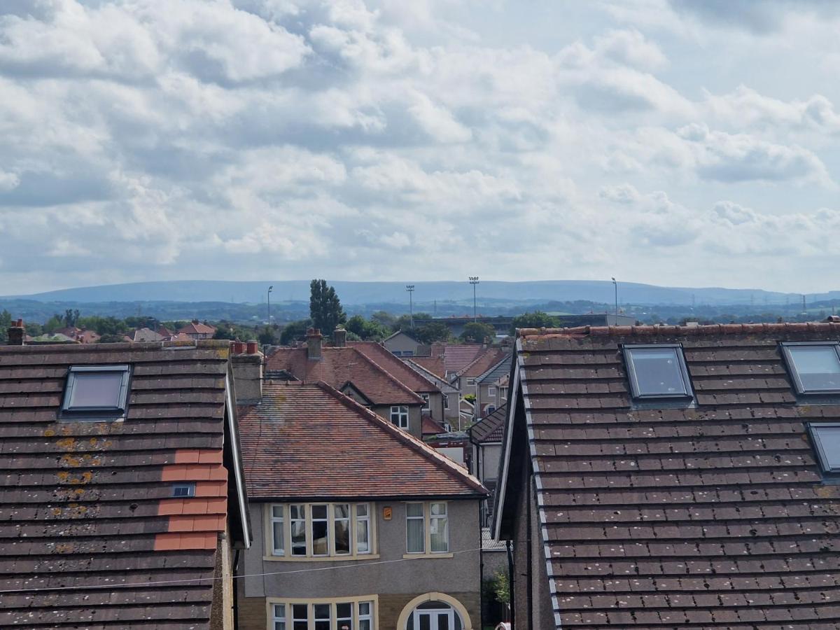 Three Bedroomed House In Morecambe Esterno foto