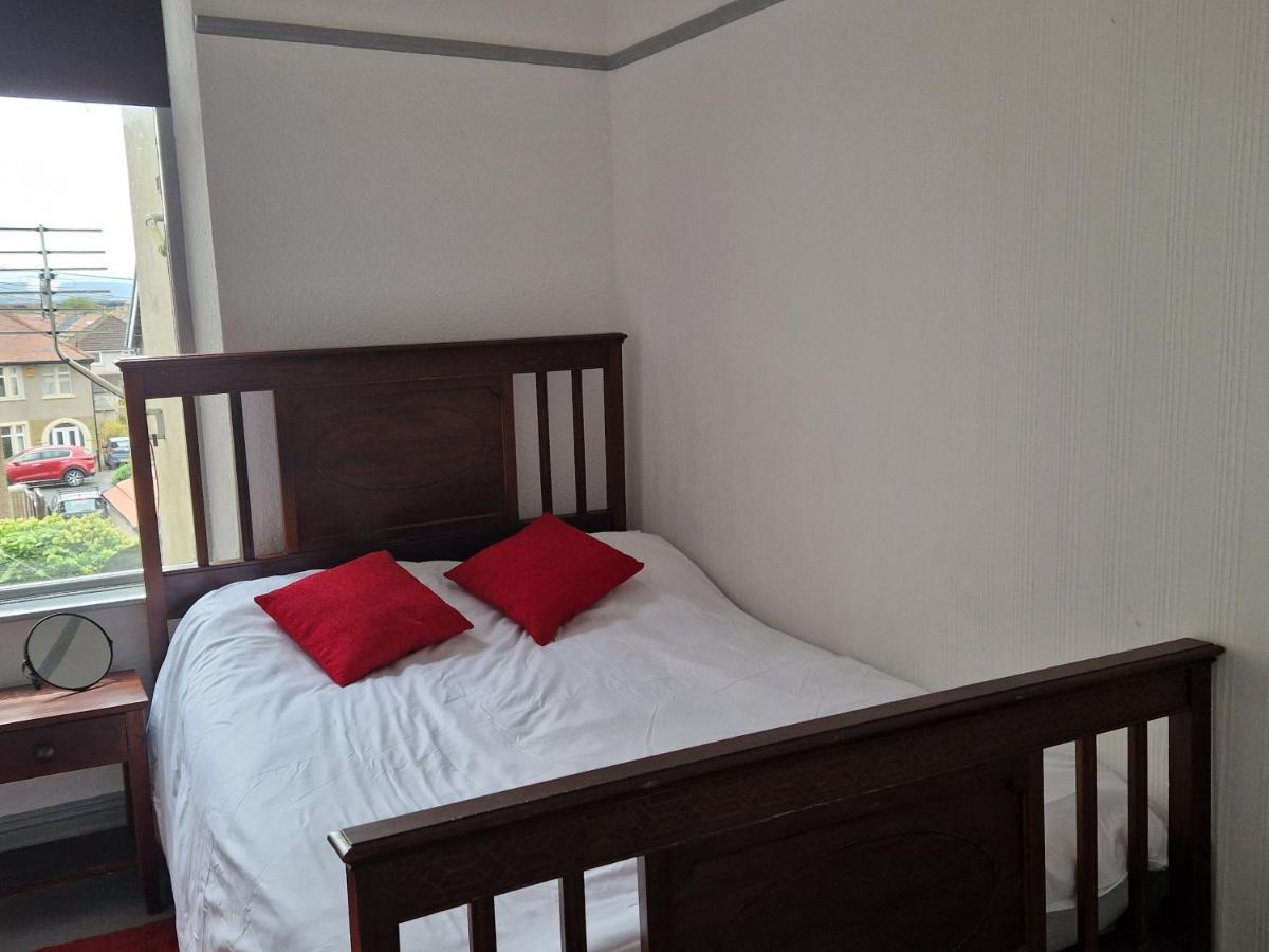 Three Bedroomed House In Morecambe Esterno foto